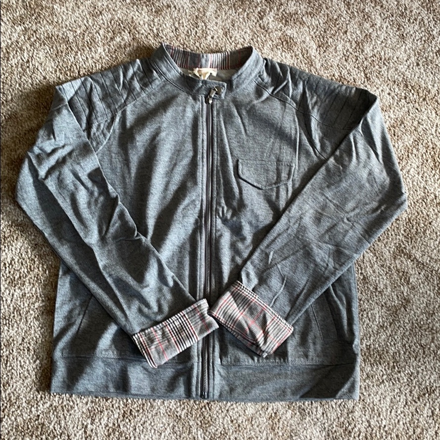 Hem & Thread Zip Top